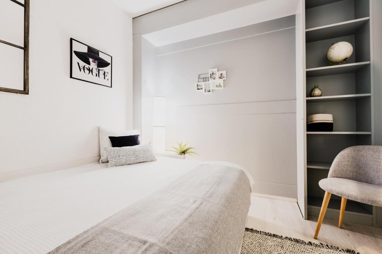 Luganersee, Pool, Strand, Parkplatz, Suite 204 Bissone Extérieur photo