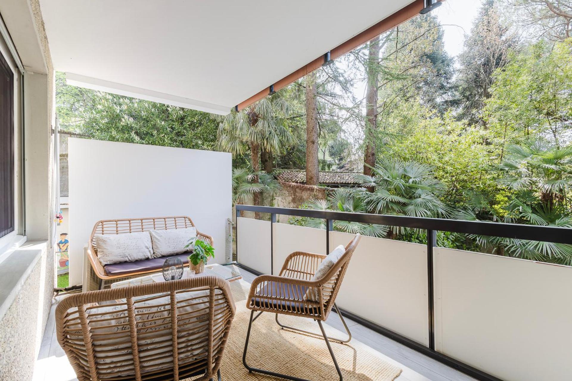Luganersee, Pool, Strand, Parkplatz, Suite 204 Bissone Extérieur photo